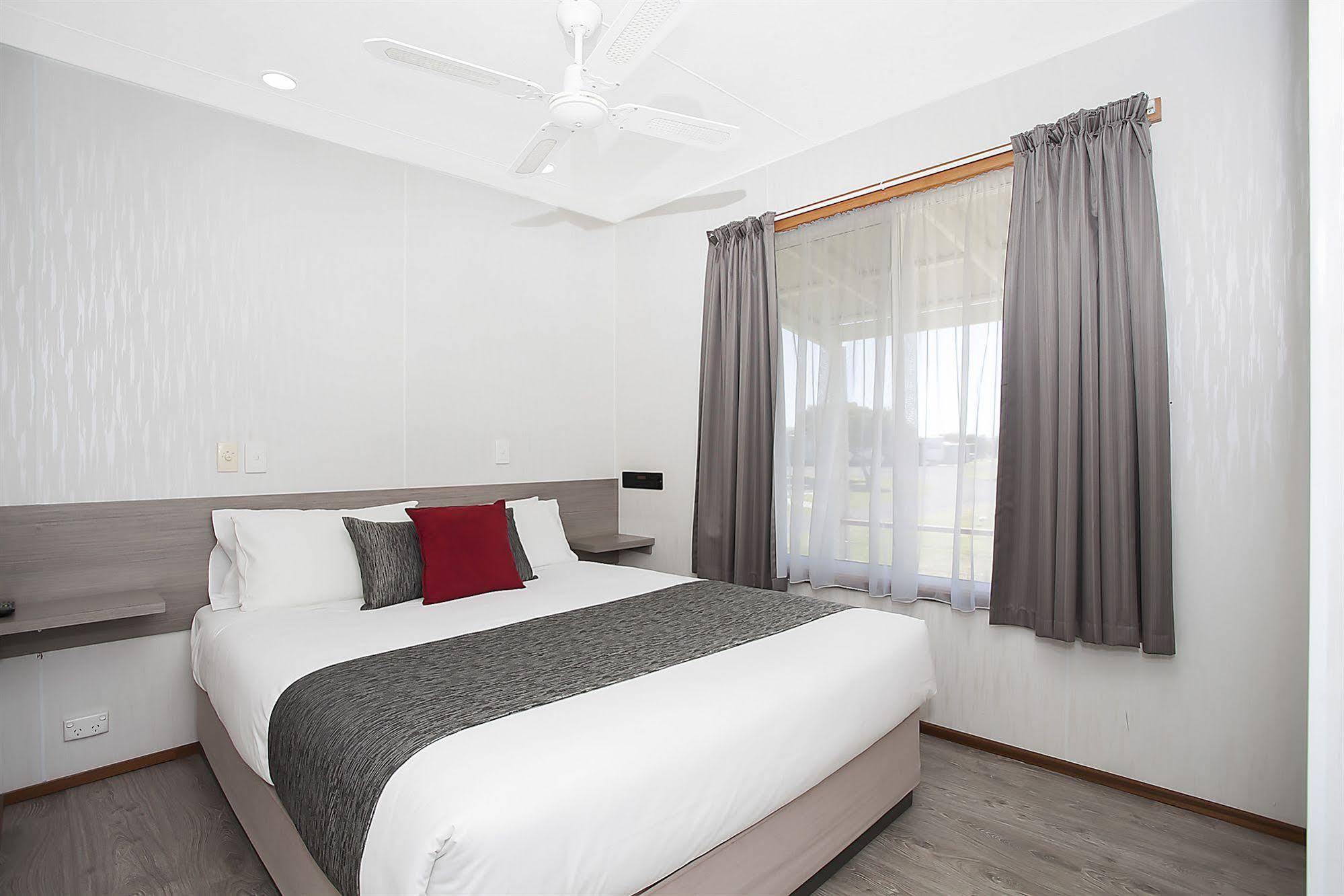 Great Ocean Road Tourist Park Hotel Peterborough Bagian luar foto