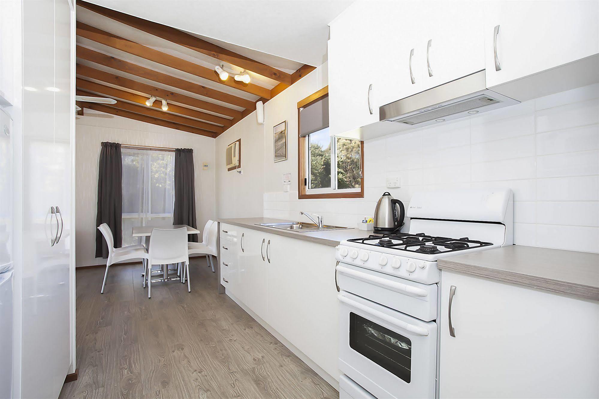 Great Ocean Road Tourist Park Hotel Peterborough Bagian luar foto